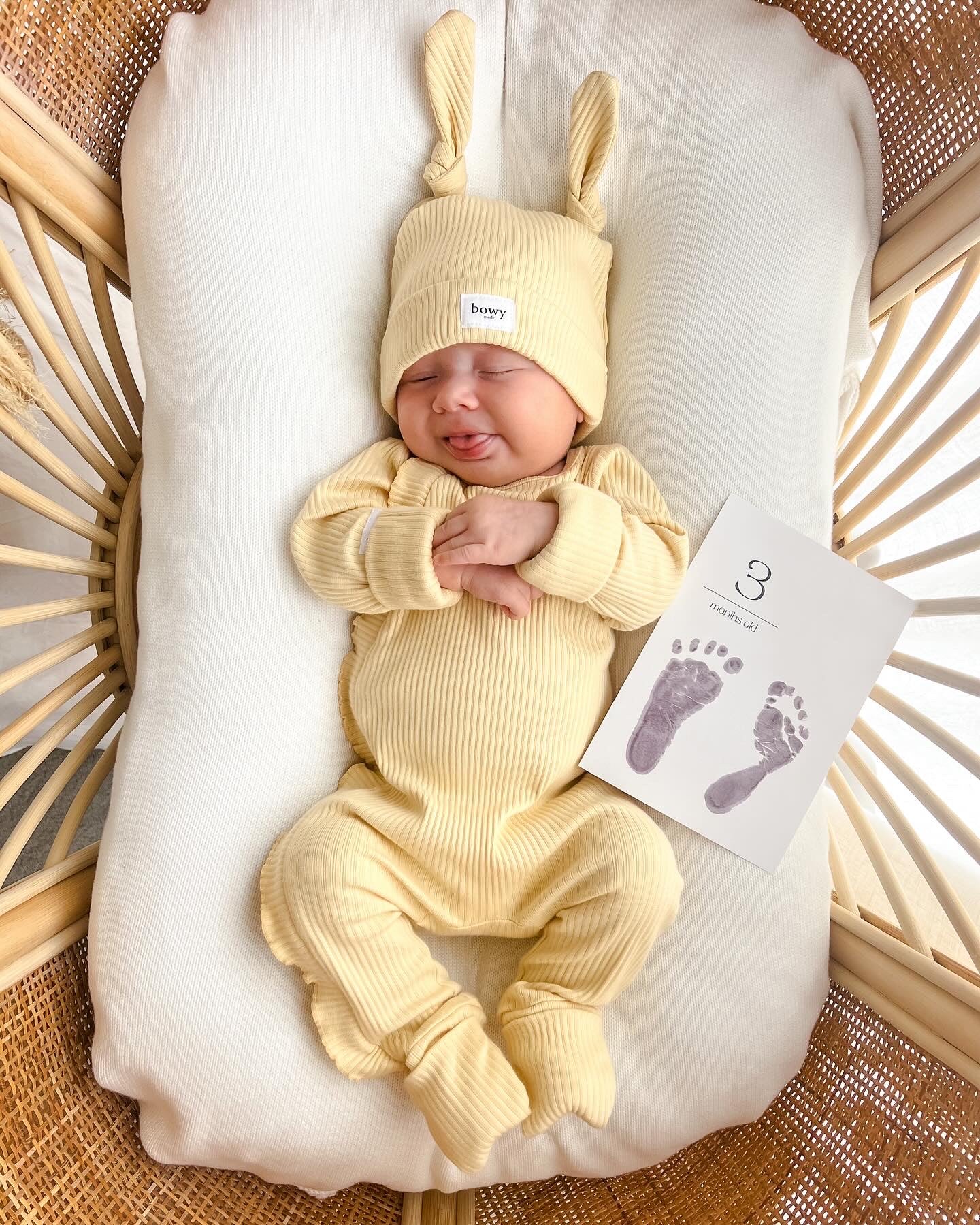 Inkless print kit for baby handprints and footprint cards