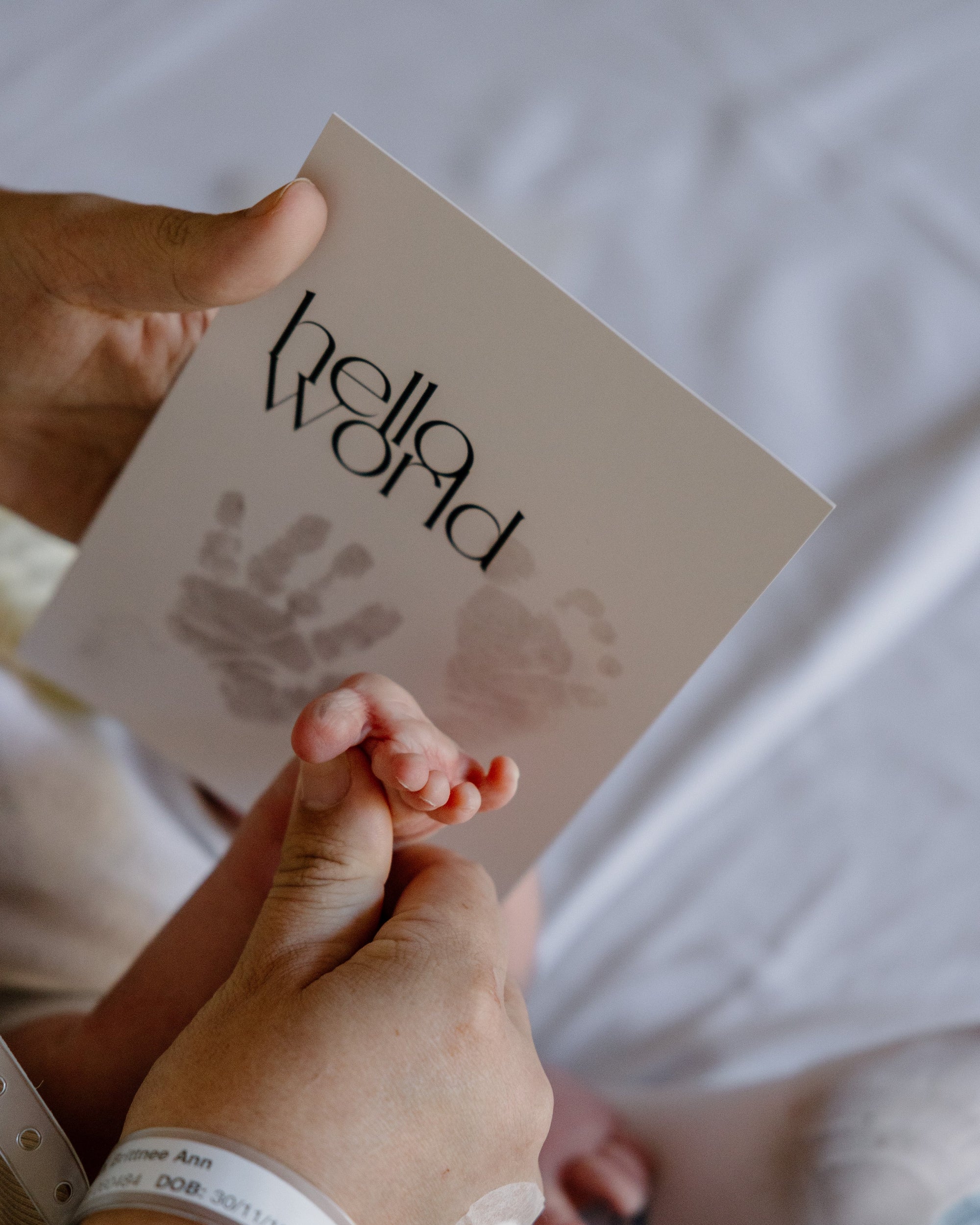 Inkless print kit for baby handprints and footprints 