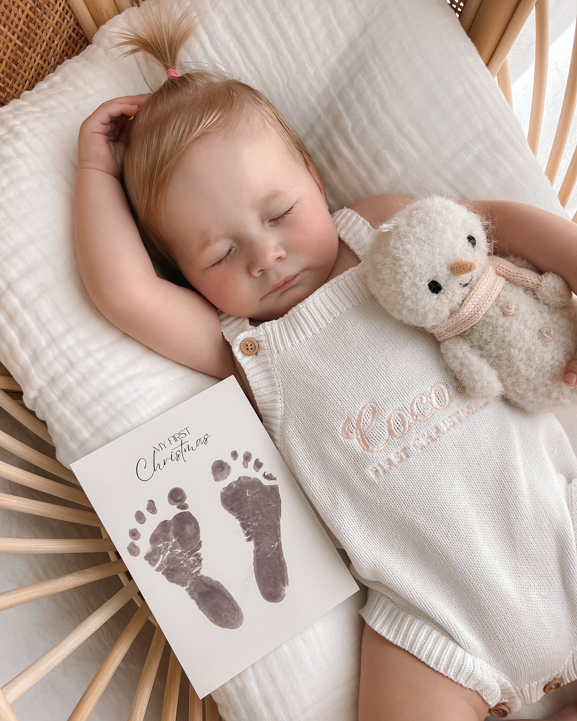 no mess keepsake of baby handprint for christmas